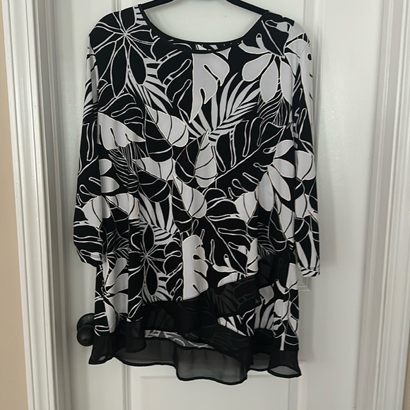 Allison Daley 3/4 sleeved Ruched Faux Wrap Top size XL - Picture 2 of 8